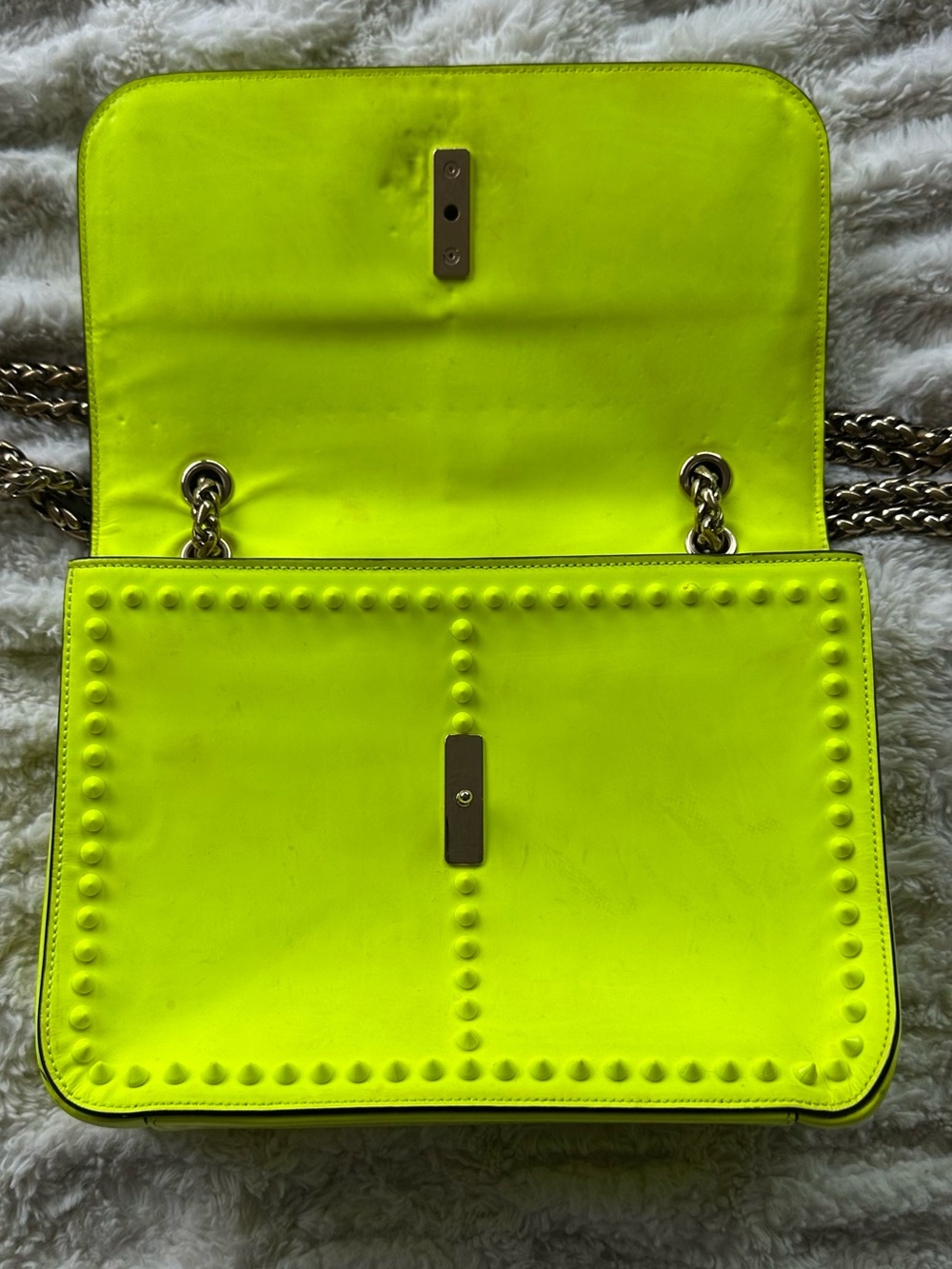 Christian Louboutin Sweet Charity studded leather neon yellow handbag - Picture 5 of 13